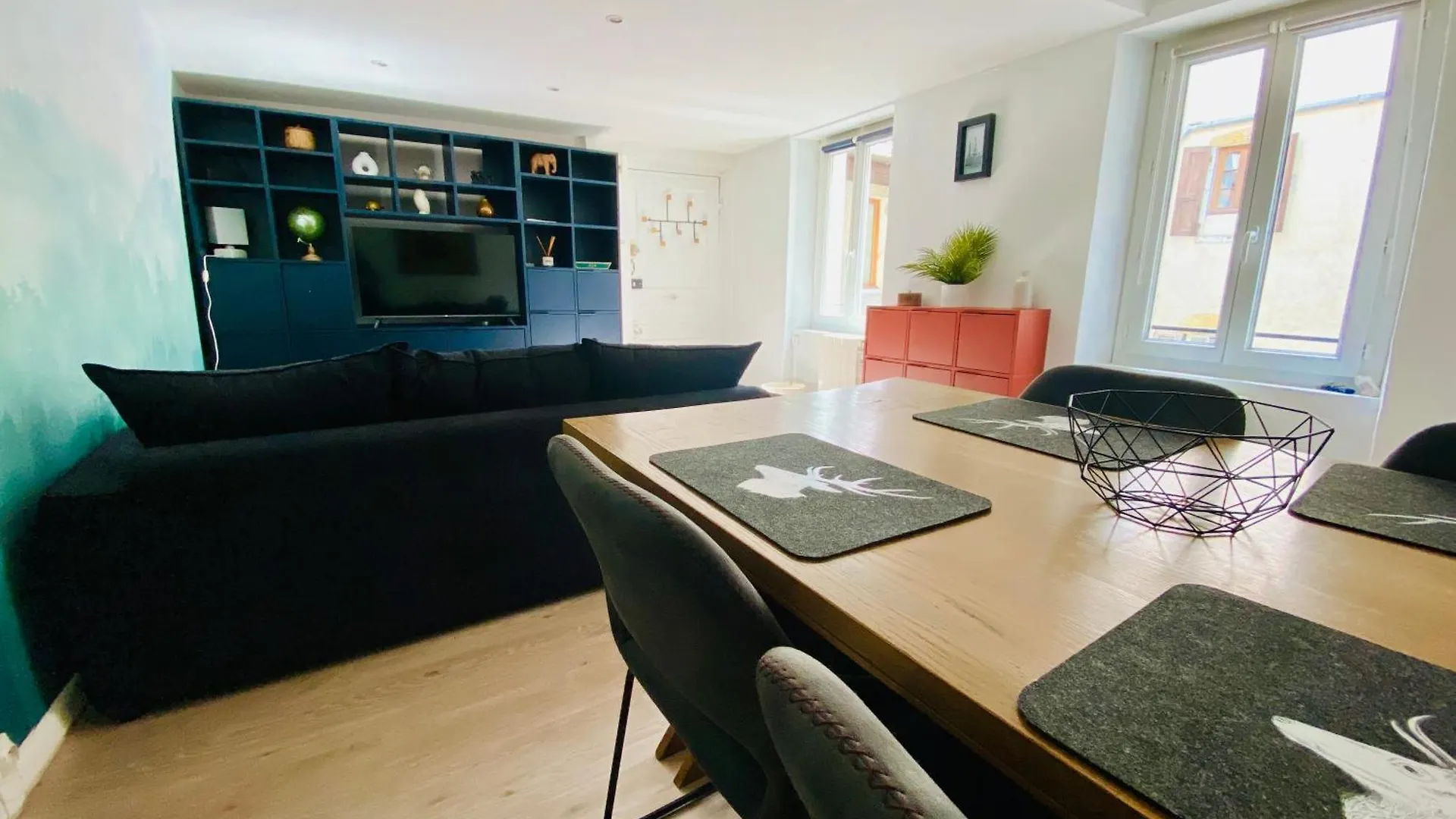 Esprit Nomad - Appartement Rue Pietonne Proche Lac Annecy 0*,  France